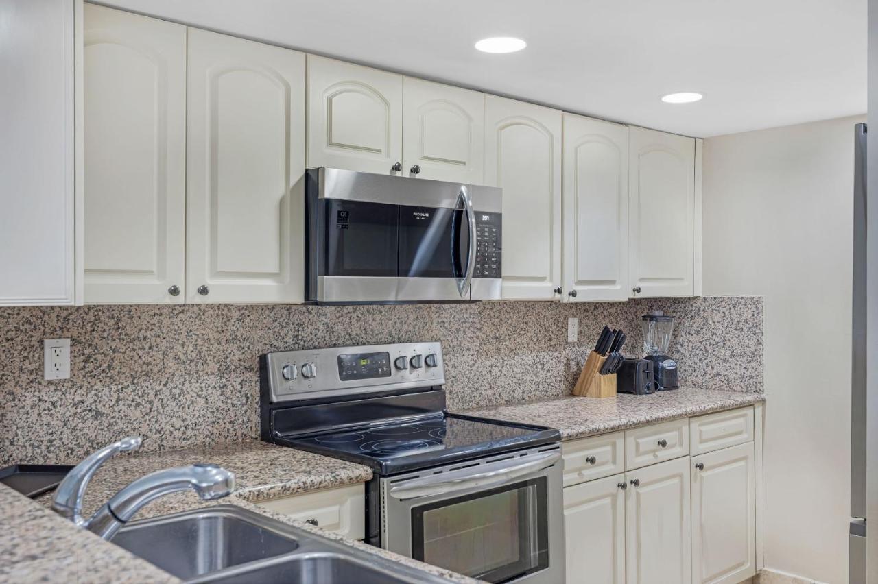 High Rise Comfort With Balcony Doral Bagian luar foto