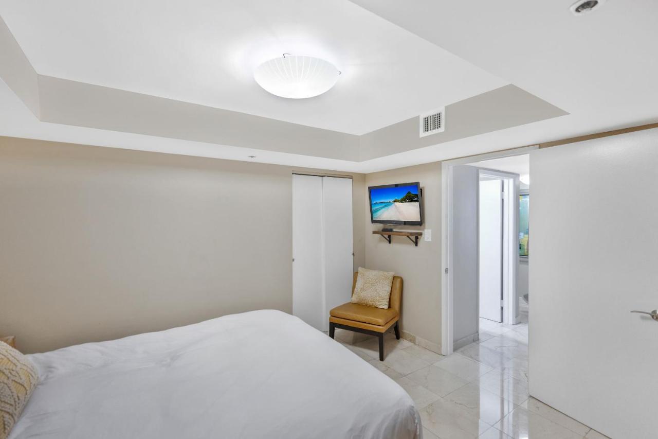 High Rise Comfort With Balcony Doral Bagian luar foto