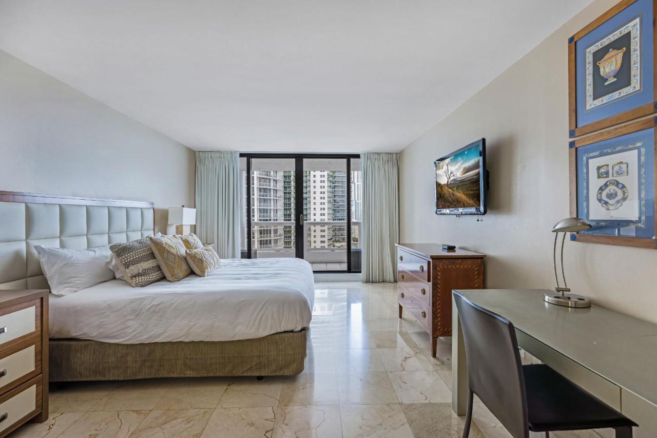 High Rise Comfort With Balcony Doral Bagian luar foto
