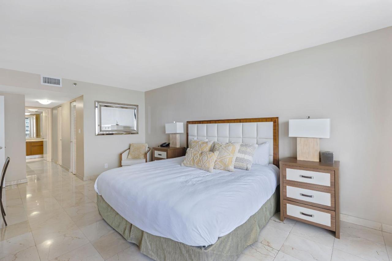High Rise Comfort With Balcony Doral Bagian luar foto
