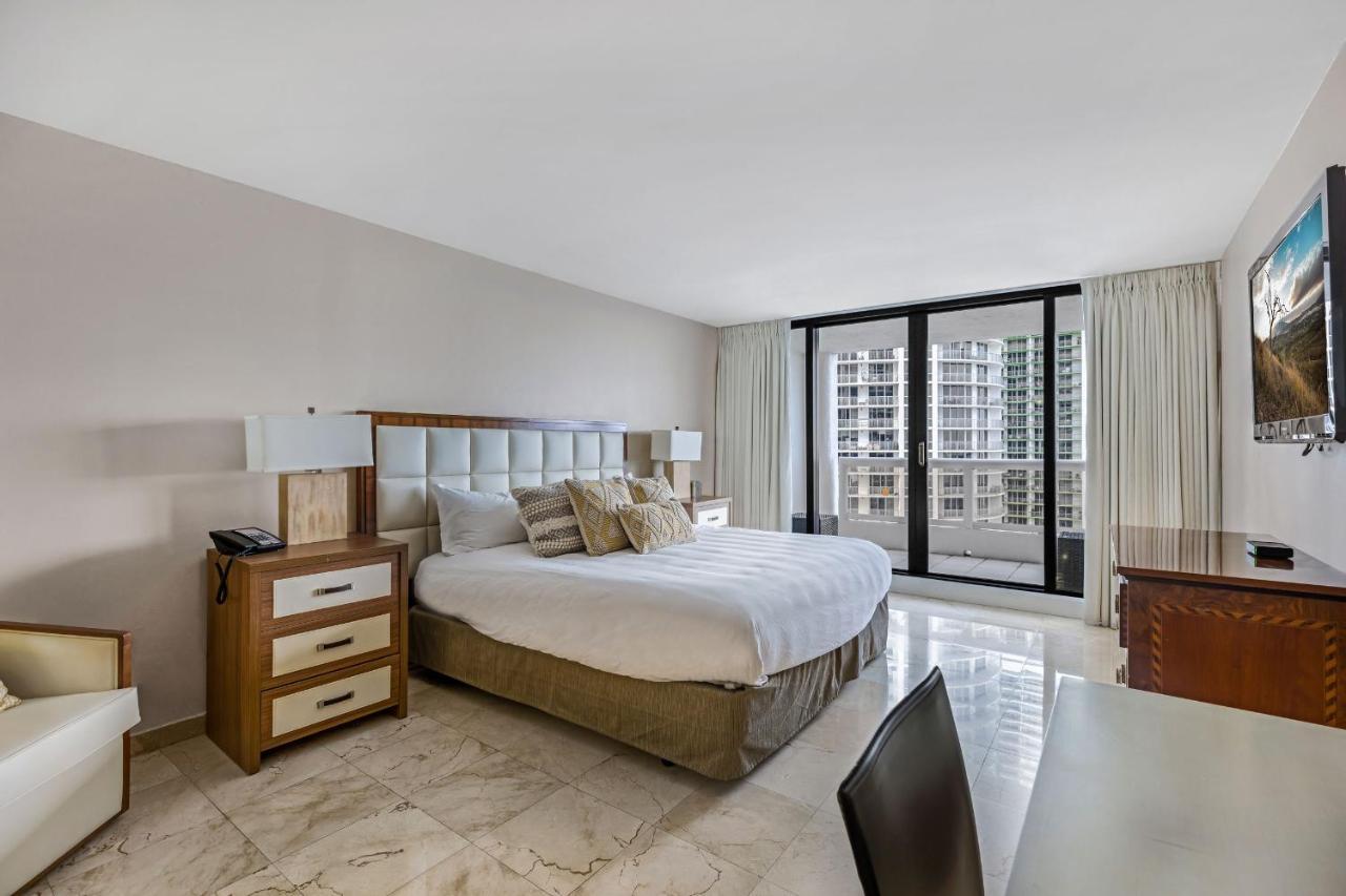 High Rise Comfort With Balcony Doral Bagian luar foto