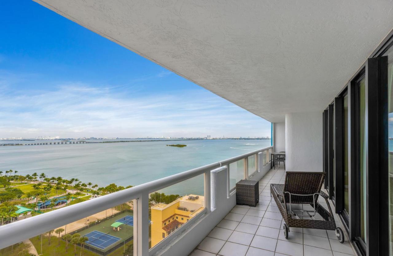 High Rise Comfort With Balcony Doral Bagian luar foto