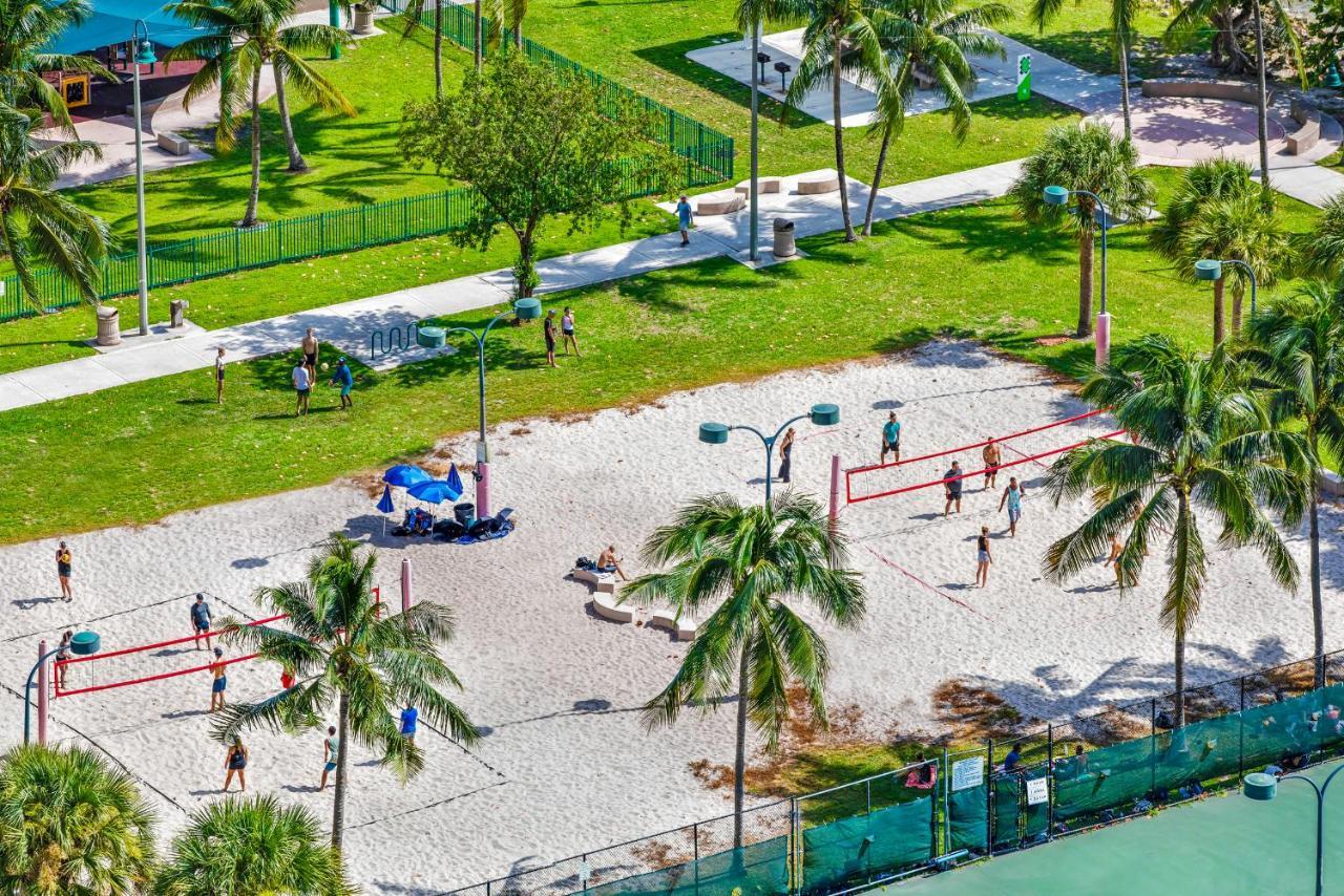 High Rise Comfort With Balcony Doral Bagian luar foto